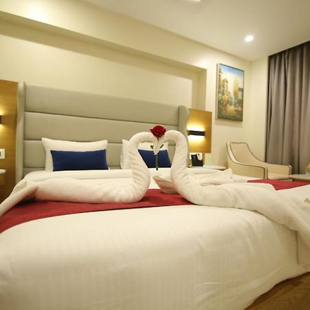 Sri Sri Sri Hotel Khammam Eksteriør billede