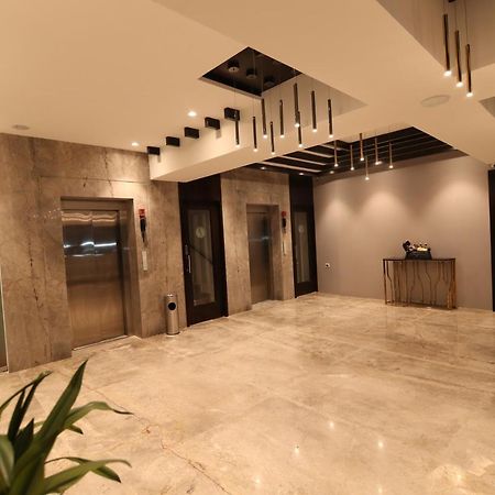 Sri Sri Sri Hotel Khammam Eksteriør billede
