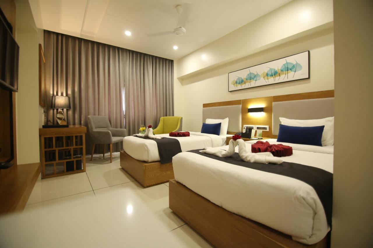 Sri Sri Sri Hotel Khammam Eksteriør billede