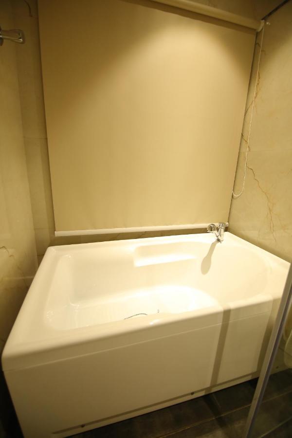 Sri Sri Sri Hotel Khammam Eksteriør billede