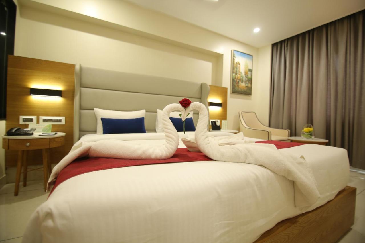 Sri Sri Sri Hotel Khammam Eksteriør billede