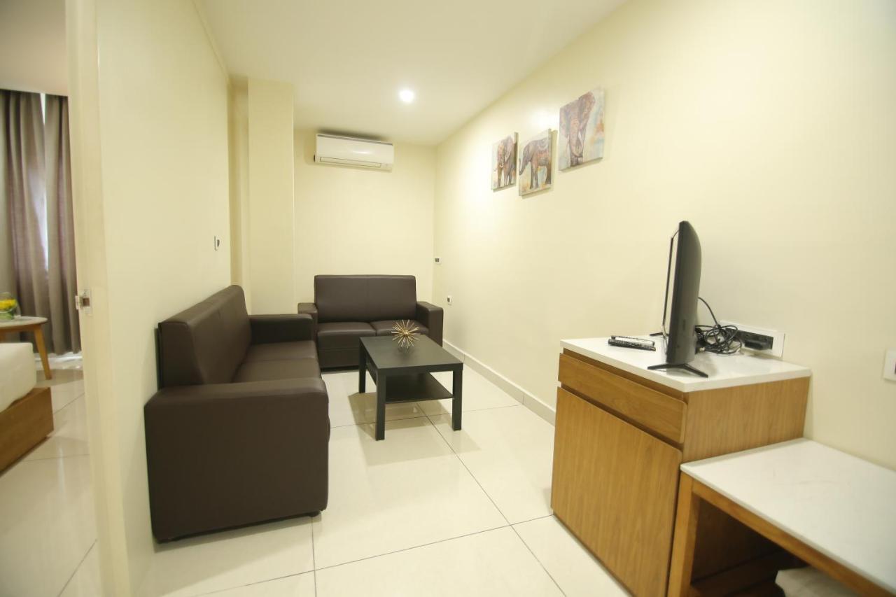 Sri Sri Sri Hotel Khammam Eksteriør billede